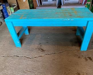 48x18x22
Vintage Solid wood bench