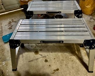 Folding aluminum platform