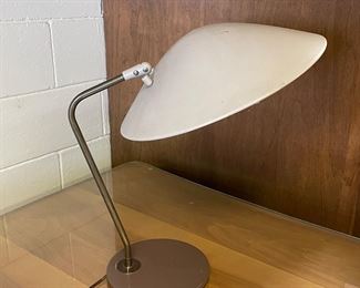 Gerald Thurston flying saucer desk lamp by Lightolier in all original condition, please view all photographs!