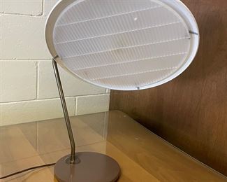 Gerald Thurston flying saucer desk lamp by Lightolier in all original condition, please view all photographs!