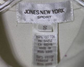 Label on Jones New York Sport long sleeve casual top - Size S