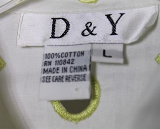 Label on D&Y white cotton blouse with chartreuse embroidered oversized eyelets - Size L 