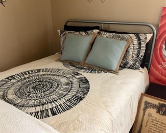 bed (includes mattress and linens)