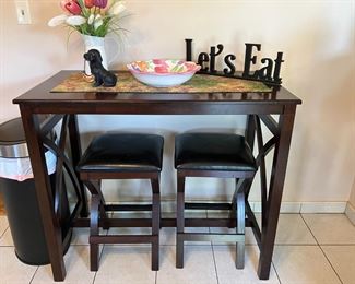table with 2 stools