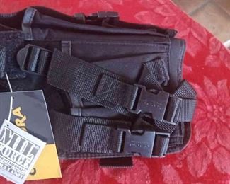 Multiple Sets of Pistol Bag For Thigh