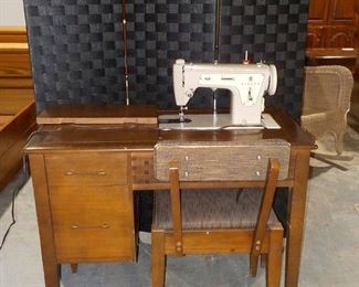 Vintage Singer 237 Fashion Mate with Table Knee Pedal and Chair
