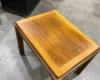 Lane side table 26 x 20 x 21