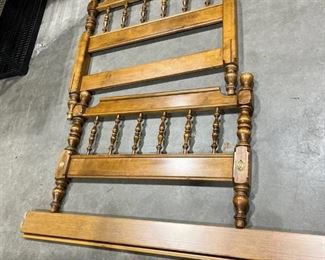 Ethan Allen Jenny Lind style twin bed