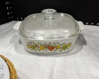 Pyrex serving dish