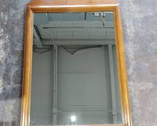 Lovely Ethan Allen Dresser Mirror