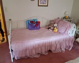 trundle single bed
