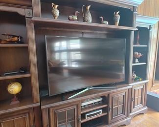 Curved TV