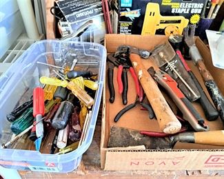 SMALL HAND TOOLS