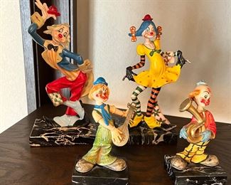 Depose Clown Figurines