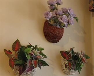 Wicker wall pockets