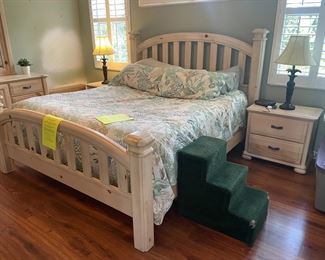 STANLEY KING BEDROOM SET