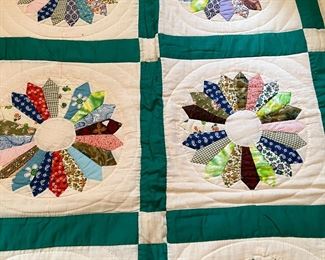 Dresden plate quilt.  Hand quilted 