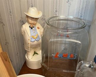 Decanter 
Glass Lance jar 