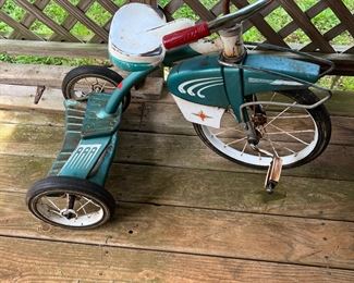 1960’s Tricycle w fenders 