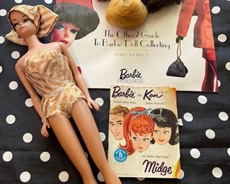 Barbie / Midge w 3 wigs and booklet 