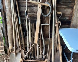 Wood hdl garden tools 
Lawn mower 