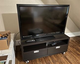 Vizio TV & TV Stand