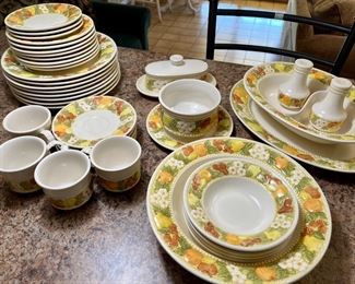 Metlox Della Robbia Poppytrail