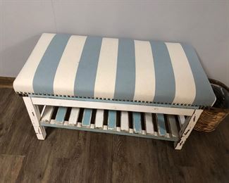 Lots of Beachy decor