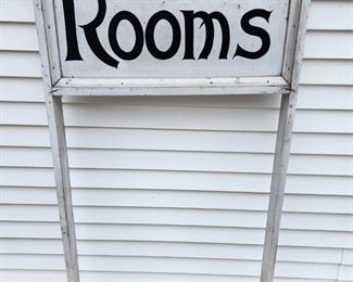 Vintage Rooms sign