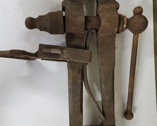 Antique blacksmith leg vise