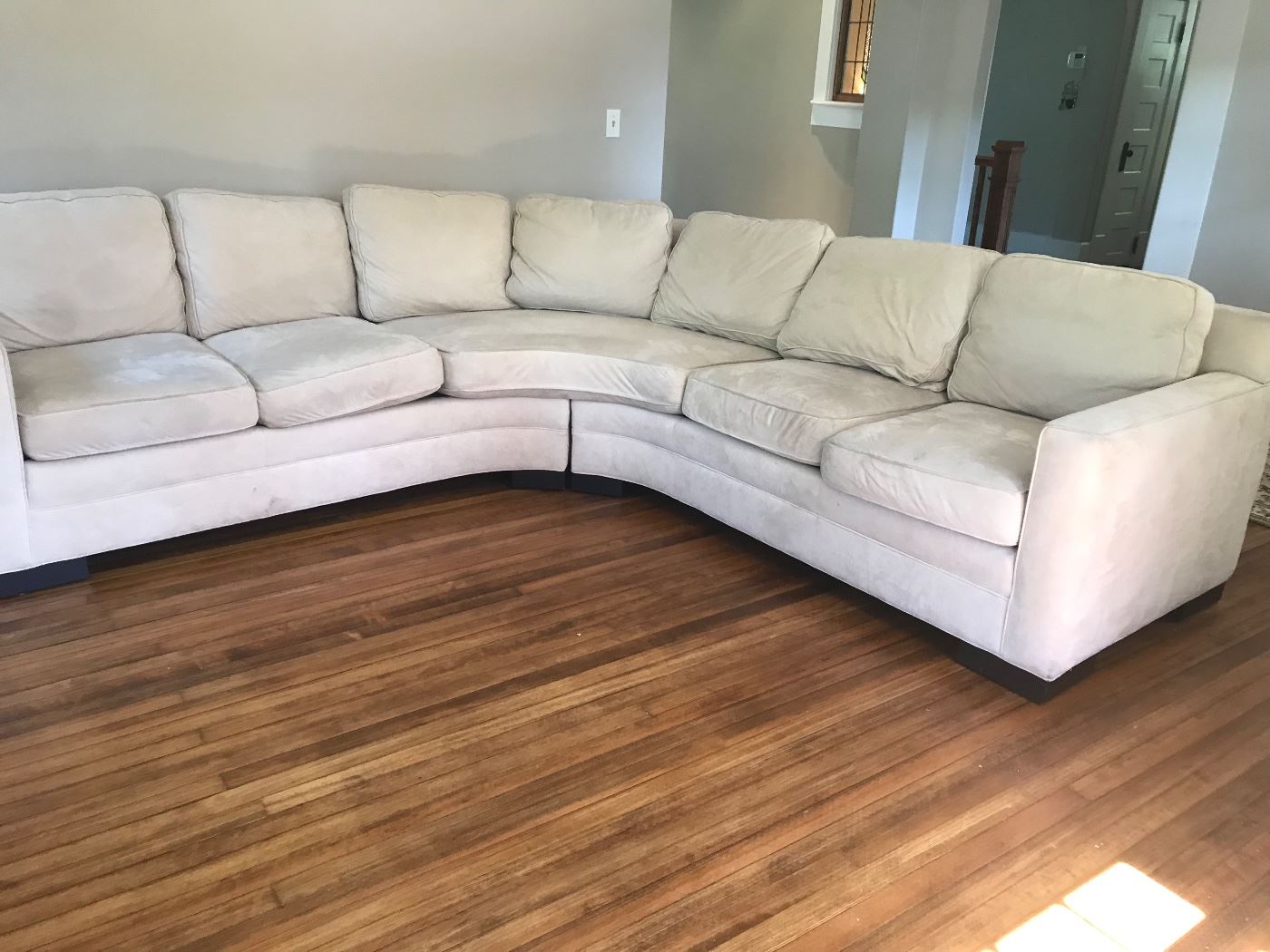 Mona’s Estate Sale in Chattanooga, TN starts on 5/20/2023