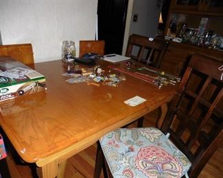 Antique Rectangle Table (2 Leaves) and 2 chairs