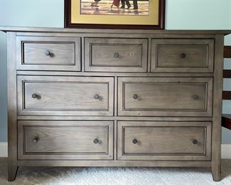 Chest of drawers