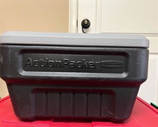Rubbermaid storage