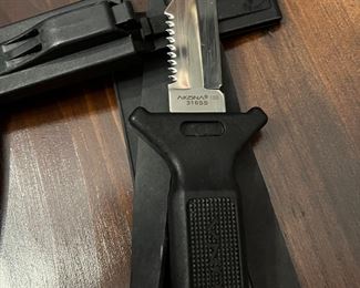 Alternate view of Akona knife