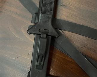 Akona knife in sheath