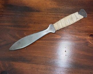 Vintage Valor throwing knife