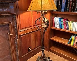 LEEAZANNE Metal Floor Lamp