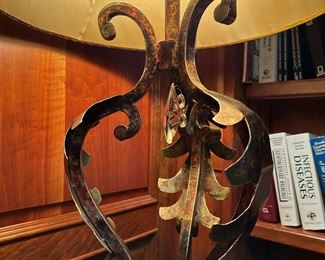 LEEAZANNE Metal Floor Lamp