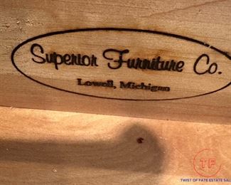 SUPERIOR FURNITURE Writing Desk