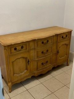 Late 20th Century Solid Maple Credenza (matching Hutch/China Cabinet also available).