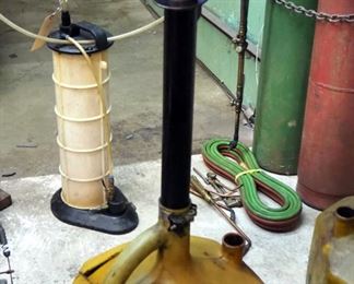 Portable Adjustable Waste Oil Drain, Includes Approximately 10 Gallon Cans With Funnel And Catch Pan