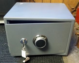 Sentry Personal Safe, Model # V530, Combination Known, Includes Key, 12" x 17" x 15"
