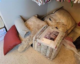 #1158 • (4) Pillows, 10 Peice Quilted Bedding & Comforter