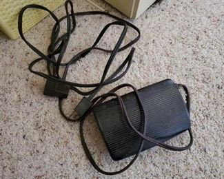 #1161 • Singer Sewing Pachine, Foot Pedal & Accessories