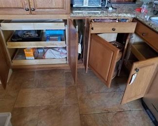 #1254 • Kitchenware