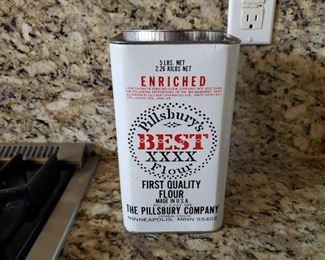 #1278 • Pillsbury First Quality Flower Tin and Baking Molds