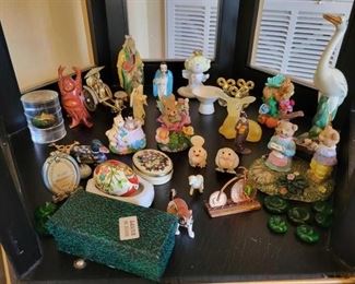 #1312 • Trinkets and Figurines