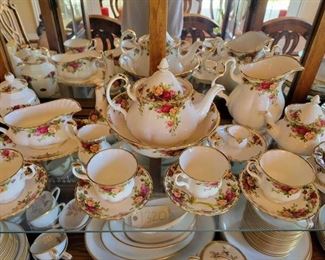 #1318 • Vintage 1962 Royal Albert Old Country Roses Bone China