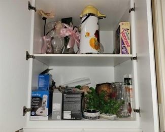 #1512 • Vases, Faux Flowers, Light Bulbs, House Phones & More